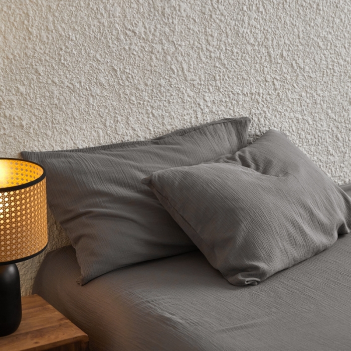 91家纺网 家纺一手货源 找家纺 安莱生活2024新款绉纱美拉德色纯色单品枕套 水泥