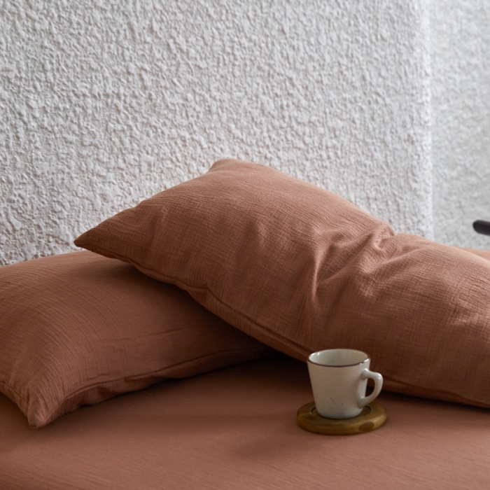 91家纺网 家纺一手货源 找家纺 安莱生活2024新款绉纱美拉德色纯色单品枕套 太妃