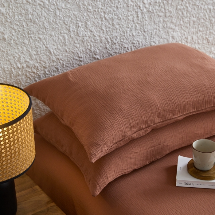 91家纺网 家纺一手货源 找家纺 安莱生活2024新款绉纱美拉德色纯色单品枕套 太妃