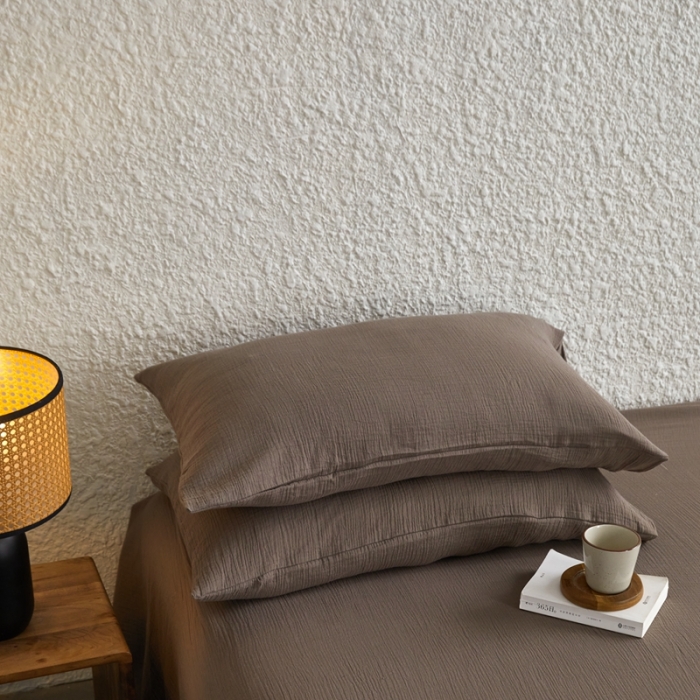 91家纺网 家纺一手货源 找家纺 安莱生活2024新款绉纱美拉德色纯色单品枕套 糖棕
