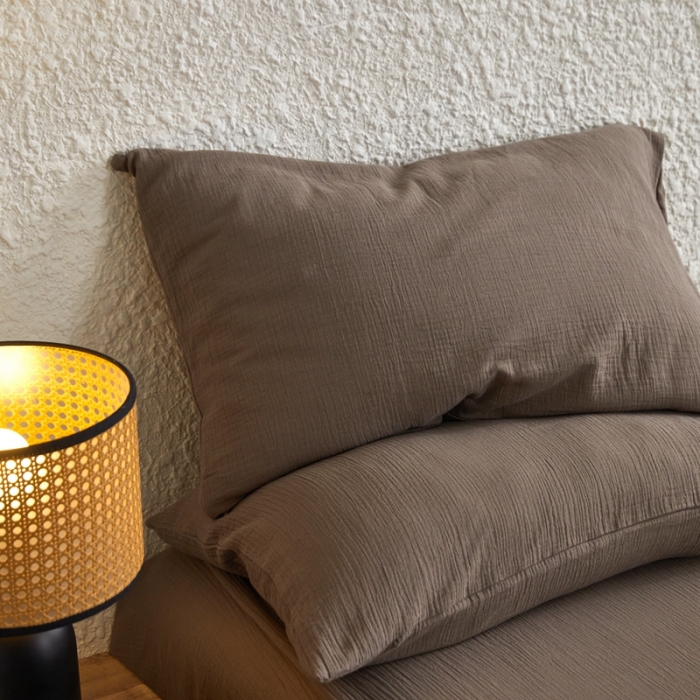 91家纺网 家纺一手货源 找家纺 安莱生活2024新款绉纱美拉德色纯色单品枕套 糖棕