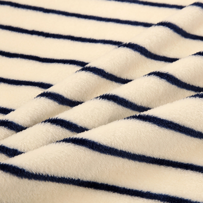 91家纺网 家纺一手货源 找家纺 新丽佳家纺 2023新款亲肤舒适法莱绒条纹毛毯 蓝条纹