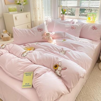 91家纺网 家纺一手货源 找家纺 绒世界 2024春夏新品专版韩版四季款水洗棉毛巾绣四件套兔宝贝-粉