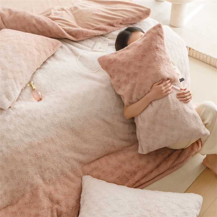 91家纺网 家纺一手货源 找家纺 金奇达家纺 2025秋冬保暖加厚绒类【渐变玫瑰】兔绒四件套 渐变-松石咖