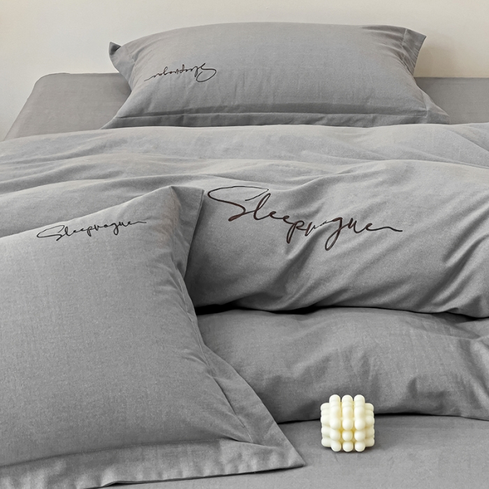 91家纺网 家纺一手货源 找家纺 慕尚家纺 2025新款全棉磨毛英文字母绣系列四件套 艾丽灰