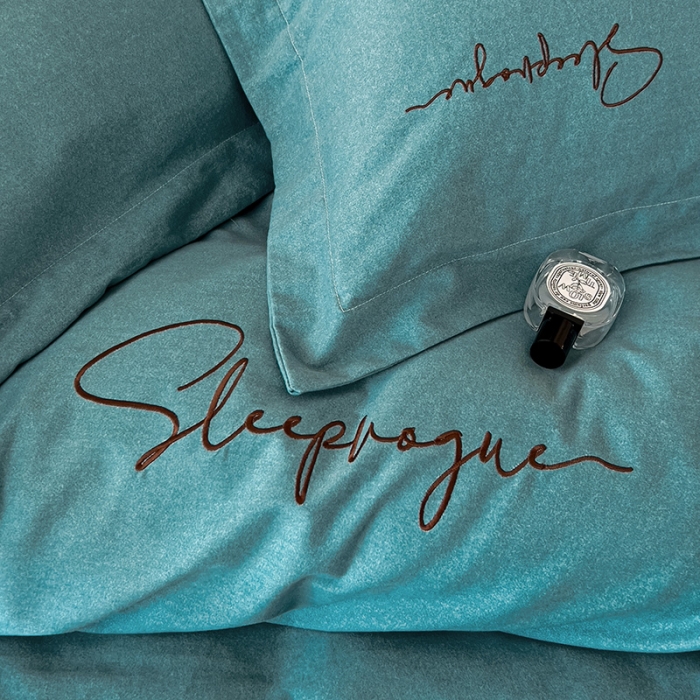 91家纺网 家纺一手货源 找家纺 慕尚家纺 2025新款全棉磨毛英文字母绣系列四件套 艾丽兰