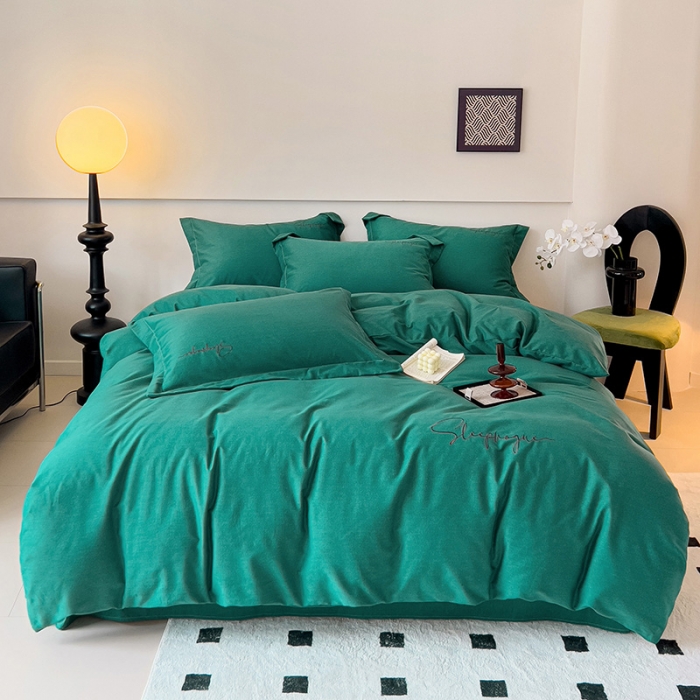 91家纺网 家纺一手货源 找家纺 慕尚家纺 2025新款全棉磨毛英文字母绣系列四件套 艾丽墨绿