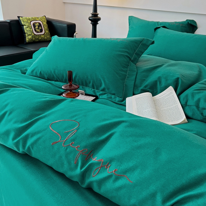 91家纺网 家纺一手货源 找家纺 慕尚家纺 2025新款全棉磨毛英文字母绣系列四件套 艾丽墨绿