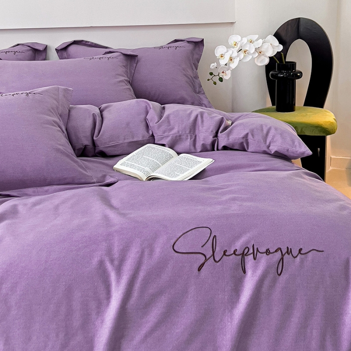 91家纺网 家纺一手货源 找家纺 慕尚家纺 2025新款全棉磨毛英文字母绣系列四件套 艾丽紫