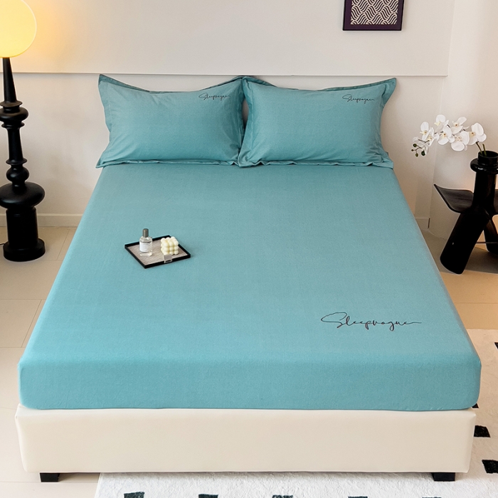 91家纺网 家纺一手货源 找家纺 慕尚家纺 2025新款全棉磨毛英文字母绣床笠+枕套系列 艾丽兰