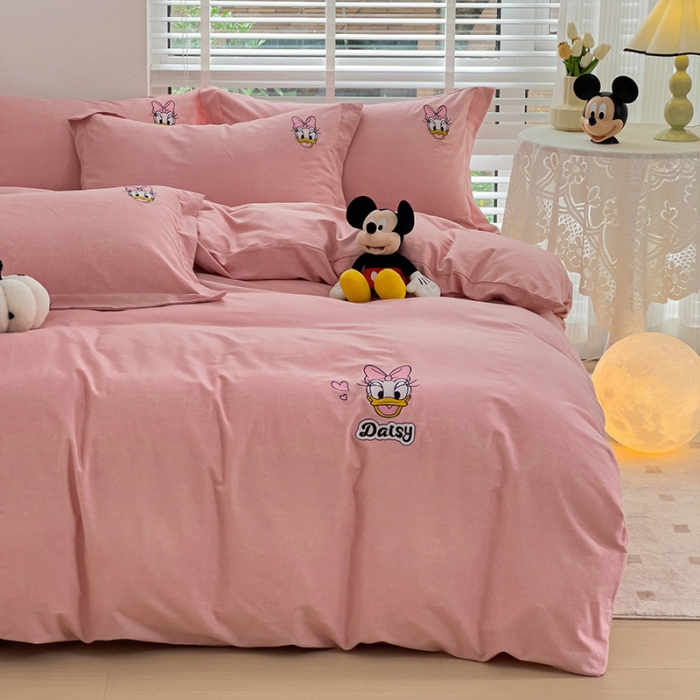 91家纺网 家纺一手货源 找家纺 慕尚家纺 2025新款迪士尼全棉磨毛刺绣系列四件套 黛西粉