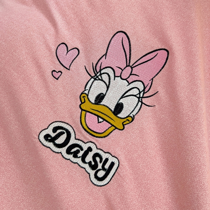 91家纺网 家纺一手货源 找家纺 慕尚家纺 2025新款迪士尼全棉磨毛刺绣系列四件套 黛西粉