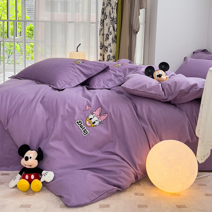 91家纺网 家纺一手货源 找家纺 慕尚家纺 2025新款迪士尼全棉磨毛刺绣系列四件套 黛西紫