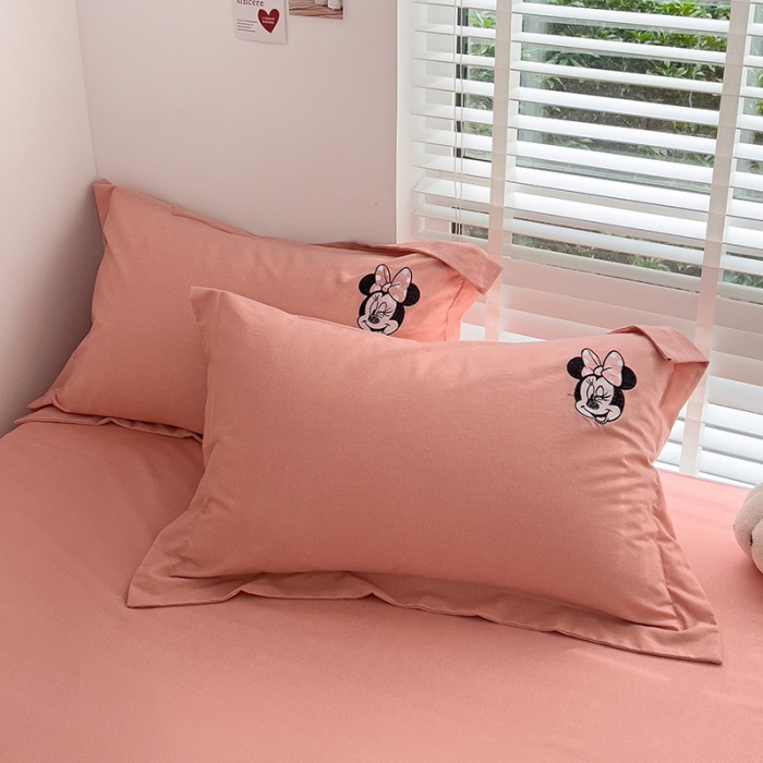 91家纺网 家纺一手货源 找家纺 慕尚家纺 2025新款迪士尼全棉磨毛刺绣床笠+枕套系列 米妮桃粉