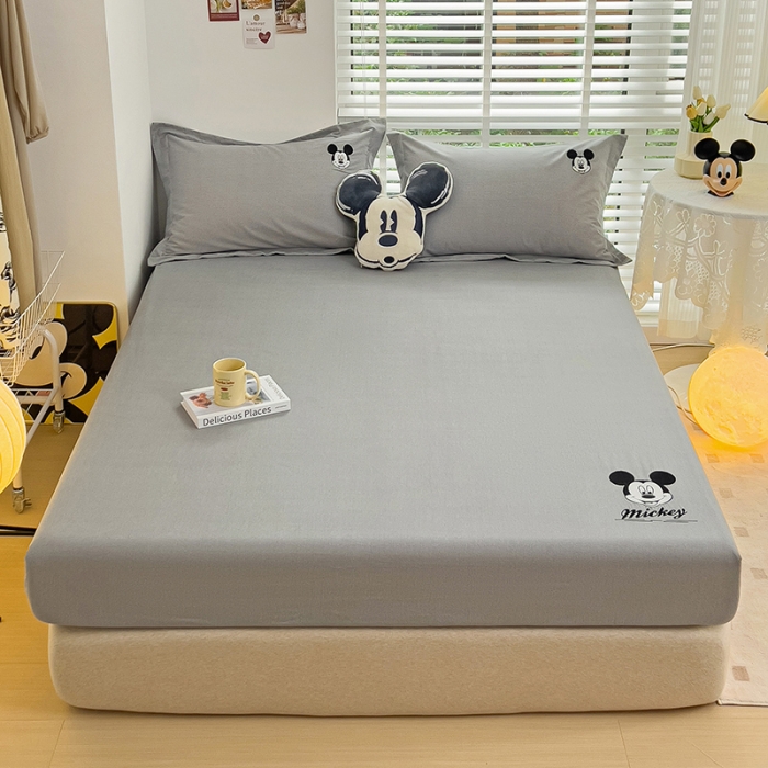 91家纺网 家纺一手货源 找家纺 慕尚家纺 2025新款迪士尼全棉磨毛刺绣床笠+枕套系列 米奇灰