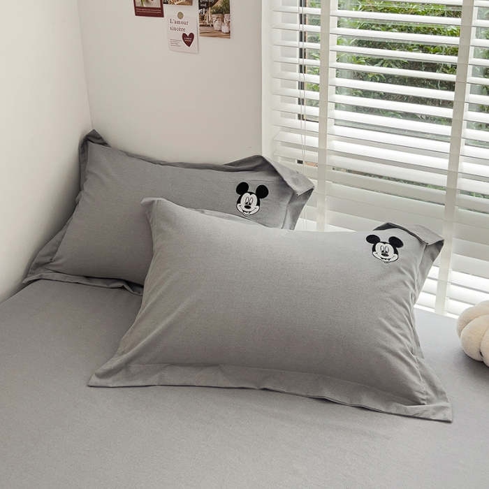 91家纺网 家纺一手货源 找家纺 慕尚家纺 2025新款迪士尼全棉磨毛刺绣床笠+枕套系列 米奇灰