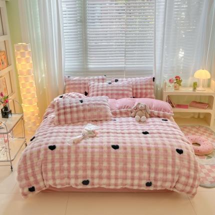 91家纺网 家纺一手货源 找家纺 爱家（原缔乐家纺） 2024新款卡通印花兔绒四件套 格子爱心