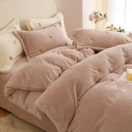 91家纺网 家纺一手货源 找家纺 （总）金奇达家纺 2024新款泰迪绒温暖郁金香小刺绣四件套