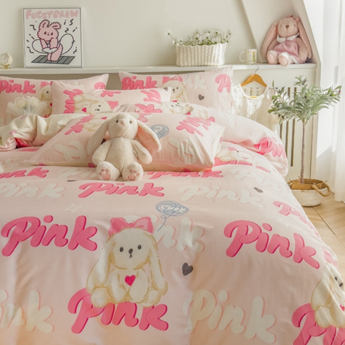 91家纺网 家纺一手货源 找家纺 简宜家居 2025新款40支13070纯棉卡通系列四件套 粉色爱恋