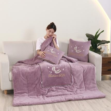 91家纺网 家纺一手货源 找家纺 照世 2024新款牛奶绒飞羽抱枕被 香芋紫