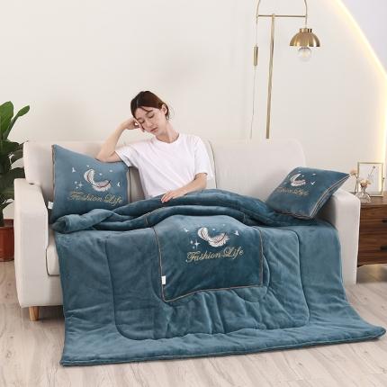 照世 2024新款牛奶绒飞羽抱枕被 宝石蓝