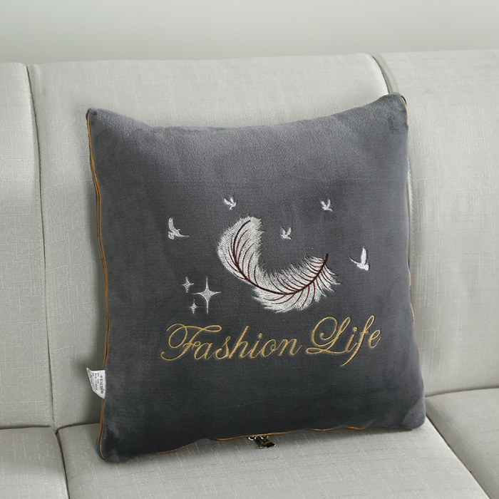 91家纺网 家纺一手货源 找家纺 照世 2024新款牛奶绒飞羽抱枕被 绅士灰