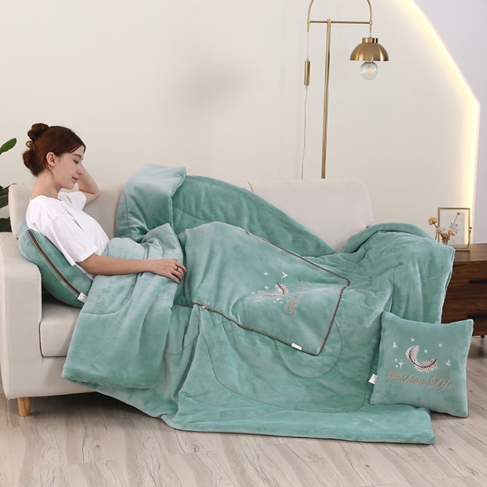 91家纺网 家纺一手货源 找家纺 照世 2024新款牛奶绒飞羽抱枕被 水绿色