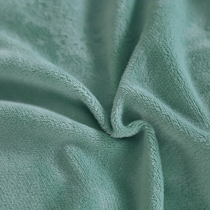 91家纺网 家纺一手货源 找家纺 照世 2024新款牛奶绒飞羽抱枕被 水绿色