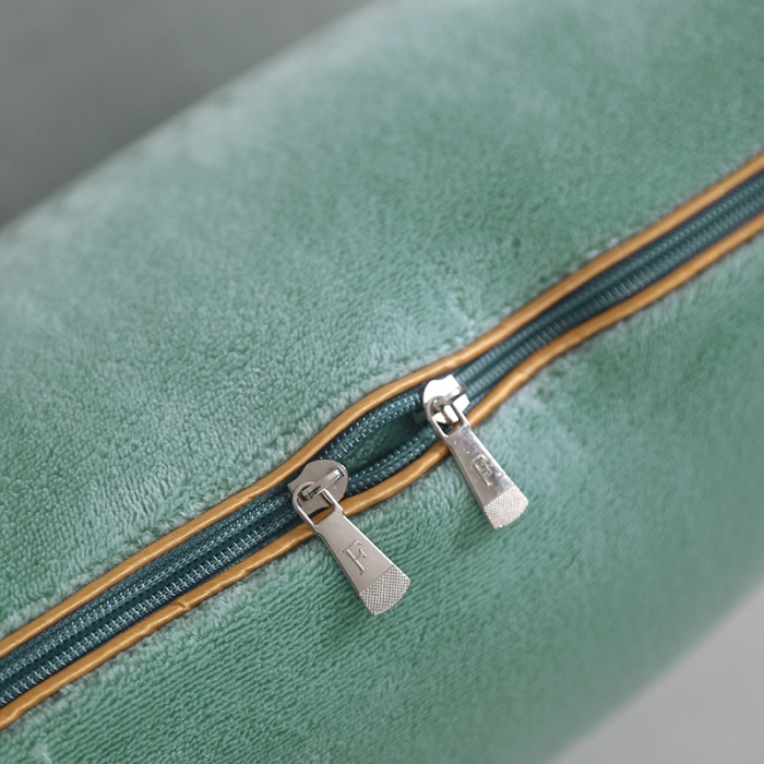 91家纺网 家纺一手货源 找家纺 照世 2024新款牛奶绒飞羽抱枕被 水绿色