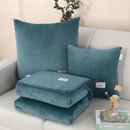 91家纺网 家纺一手货源 找家纺 照世家纺 2024新款牛奶绒贴布绣抱枕被 橄榄绿