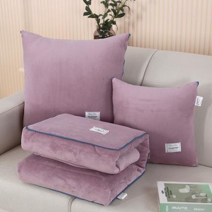 91家纺网 家纺一手货源 找家纺 照世家纺 2024新款牛奶绒贴布绣抱枕被 香芋紫