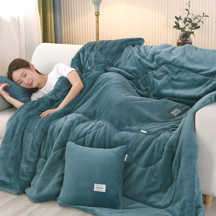 91家纺网 家纺一手货源 找家纺 照世家纺 2024新款牛奶绒贴布绣抱枕被 橄榄绿