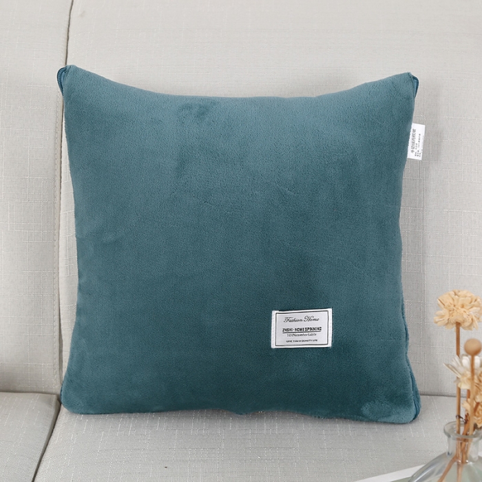 91家纺网 家纺一手货源 找家纺 照世家纺 2024新款牛奶绒贴布绣抱枕被 橄榄绿