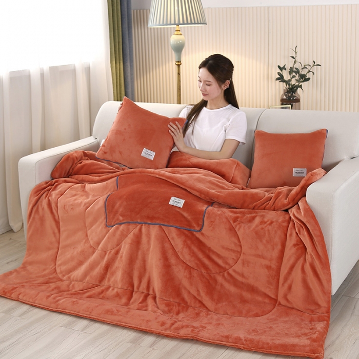 91家纺网 家纺一手货源 找家纺 照世家纺 2024新款牛奶绒贴布绣抱枕被 活力橙