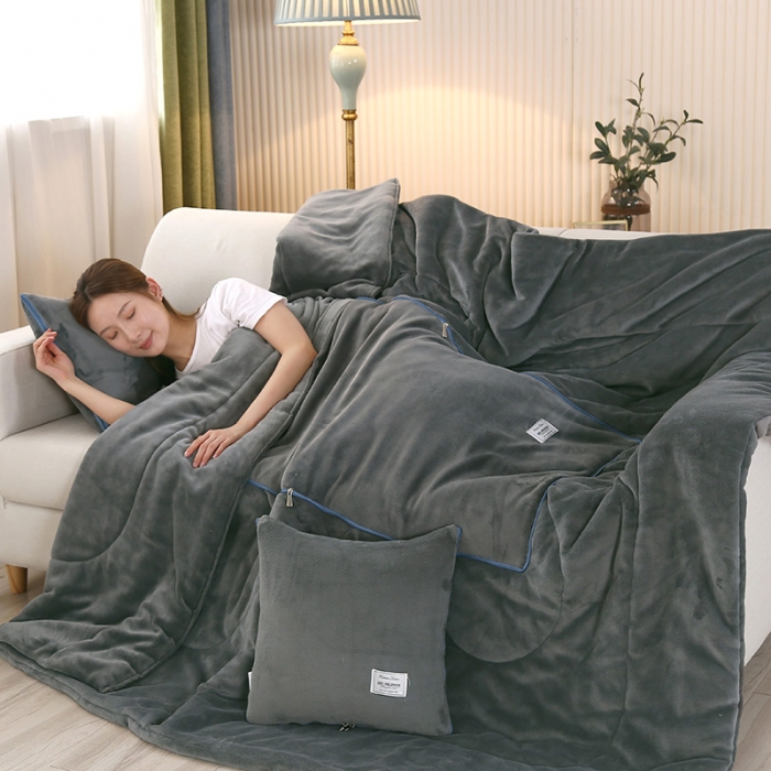 91家纺网 家纺一手货源 找家纺 照世家纺 2024新款牛奶绒贴布绣抱枕被 绅士灰