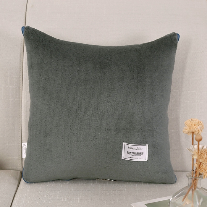 91家纺网 家纺一手货源 找家纺 照世家纺 2024新款牛奶绒贴布绣抱枕被 绅士灰