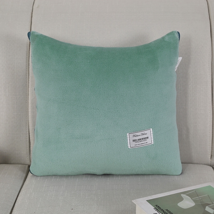 91家纺网 家纺一手货源 找家纺 照世家纺 2024新款牛奶绒贴布绣抱枕被 水绿色