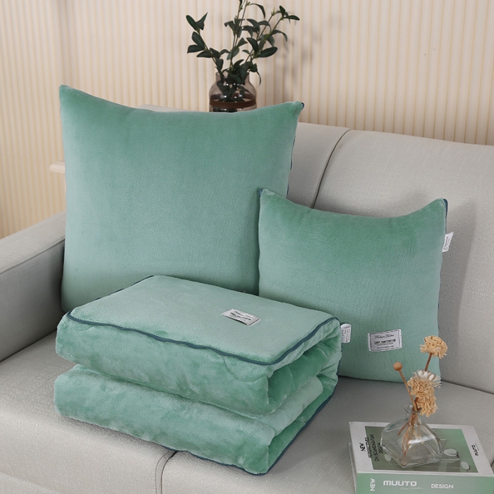 91家纺网 家纺一手货源 找家纺 照世家纺 2024新款牛奶绒贴布绣抱枕被 水绿色