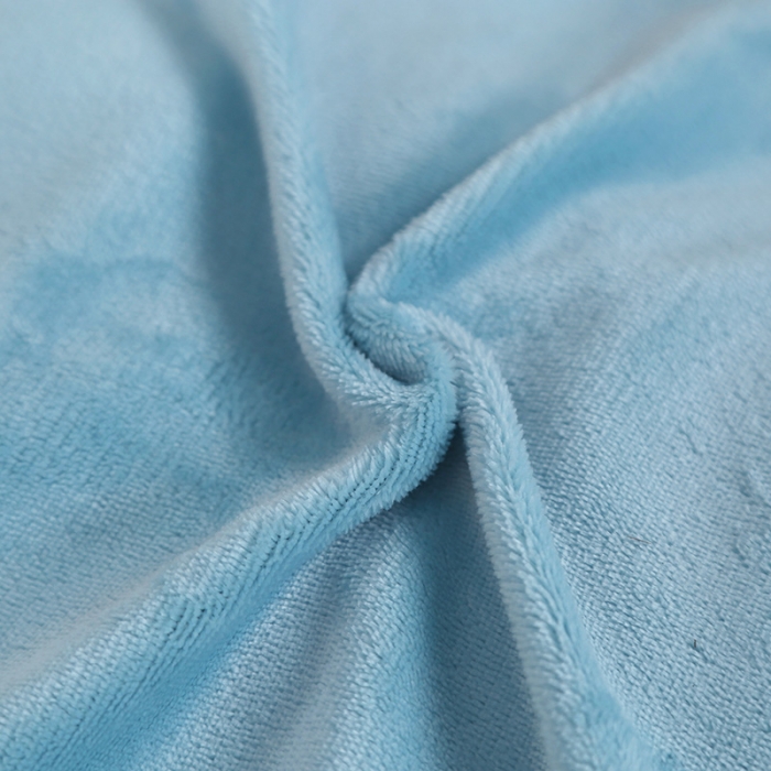 91家纺网 家纺一手货源 找家纺 照世家纺 2024新款牛奶绒贴布绣抱枕被 天空蓝