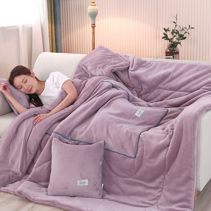 91家纺网 家纺一手货源 找家纺 照世家纺 2024新款牛奶绒贴布绣抱枕被 香芋紫