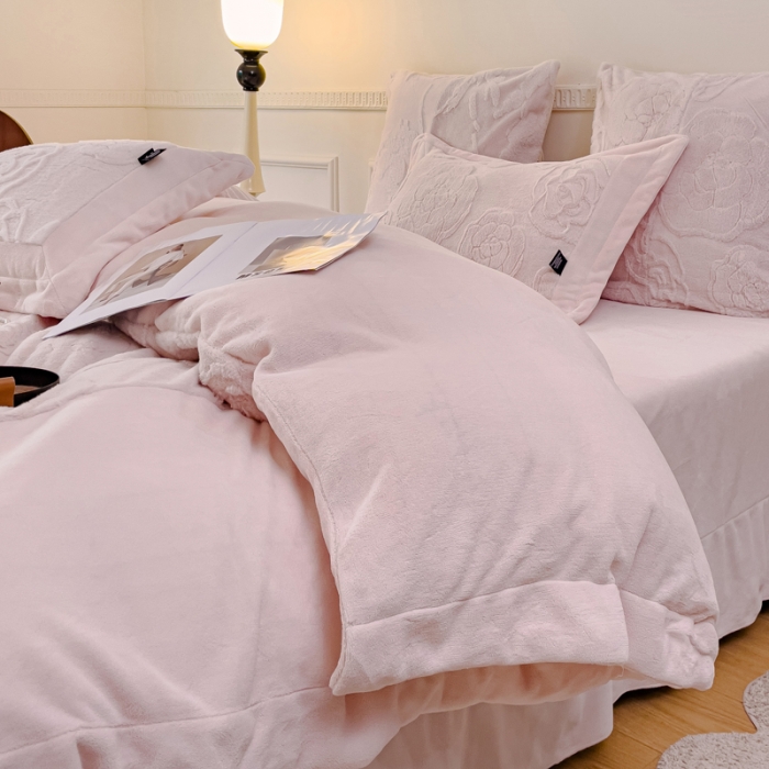 91家纺网 家纺一手货源 找家纺 品家居 2025新款AB版高克重兔绒牛奶绒四件套-花颂 花颂-粉色