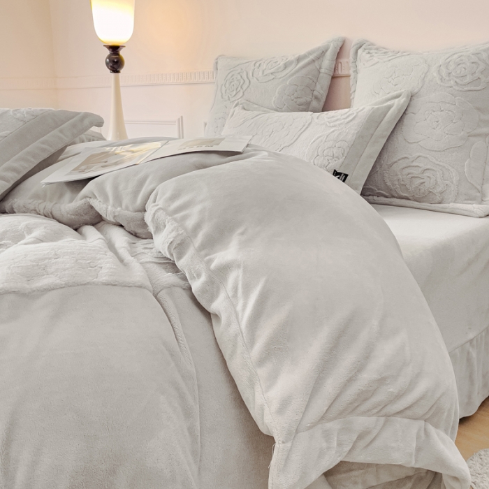 91家纺网 家纺一手货源 找家纺 品家居 2025新款AB版高克重兔绒牛奶绒四件套-花颂 花颂-灰色