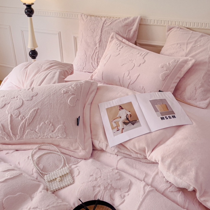 91家纺网 家纺一手货源 找家纺 （总）品家居 2025新款AB版高克重兔绒牛奶绒四件套-花絮