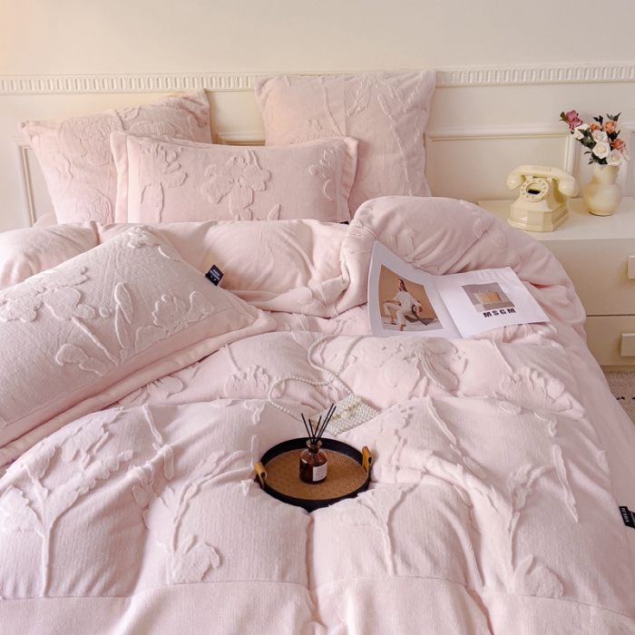 91家纺网 家纺一手货源 找家纺 品家居 2025新款AB版高克重兔绒牛奶绒四件套-花絮 花絮-粉色