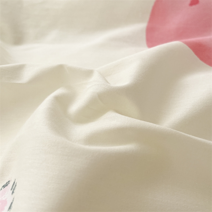 91家纺网 家纺一手货源 找家纺 曼之夏 2024新款13372全棉印花单被套 草莓兔