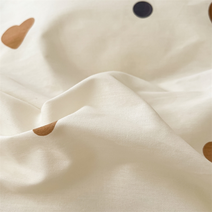 91家纺网 家纺一手货源 找家纺 曼之夏 2024新款13372全棉印花单被套 点点熊