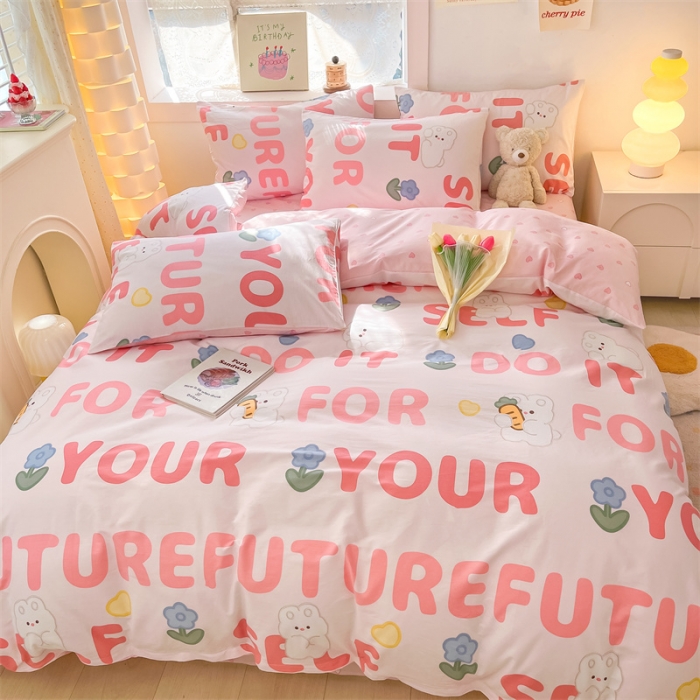 91家纺网 家纺一手货源 找家纺 曼之夏 2024新款13372全棉印花单被套 字母小兔