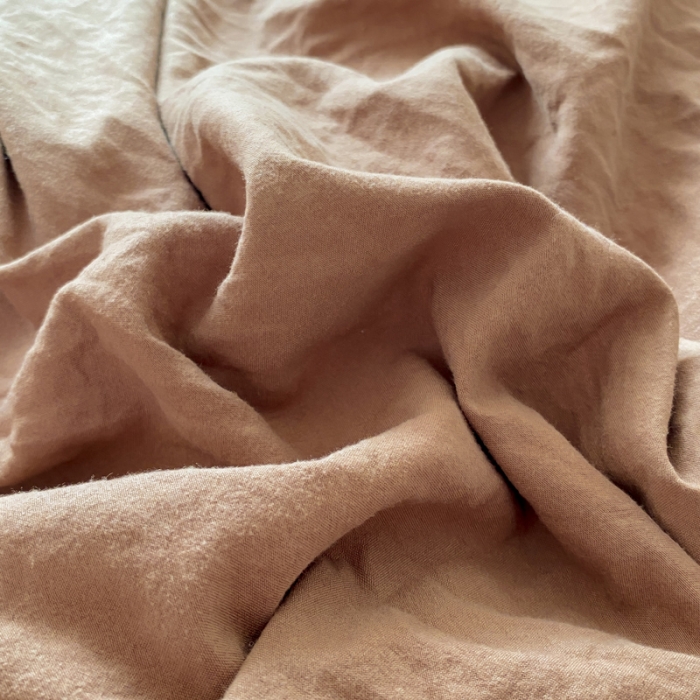 91家纺网 家纺一手货源 找家纺 雨帆家纺 2024新款简约亲肤水洗棉双拼四件套 水洗棉深咖