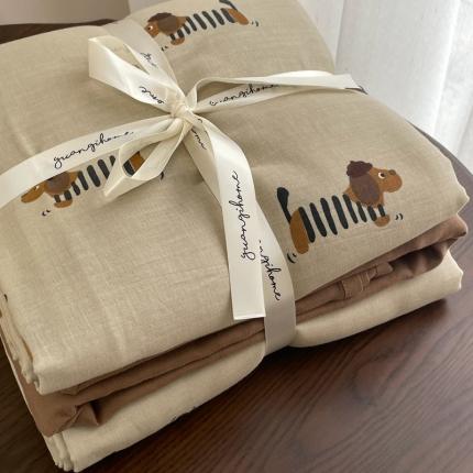 91家纺网 家纺一手货源 找家纺 源启生活 新原创A类双层纱布全棉印花四件套纯棉三件套 修修狗