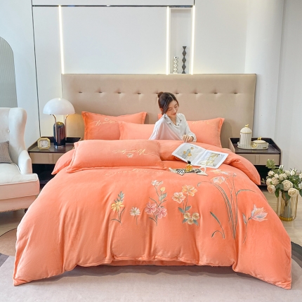 91家纺网 家纺一手货源 找家纺 苏米娜2023加厚大版花卉牛奶绒刺绣花四件套婴儿兔毛绒法莱金貂绒四件套